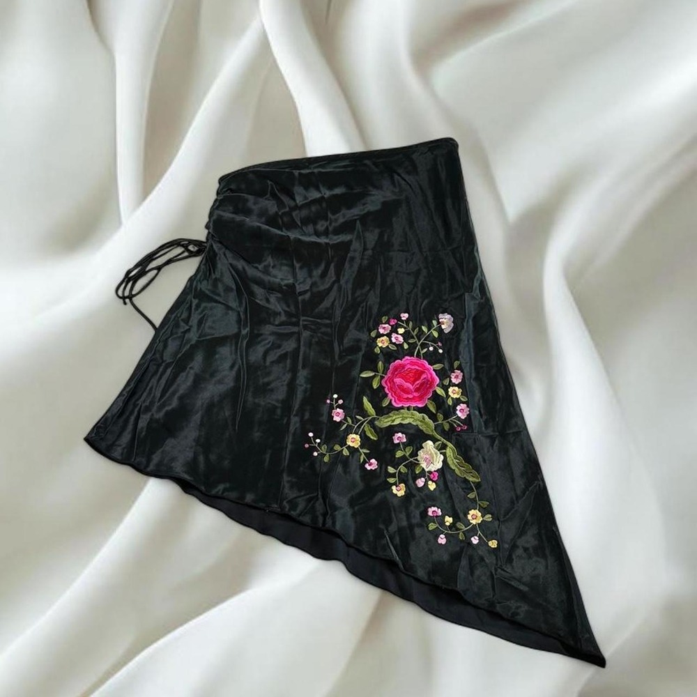 Black‎ satin embroidered flower align scrunch side skirt Y2K vintage fairy